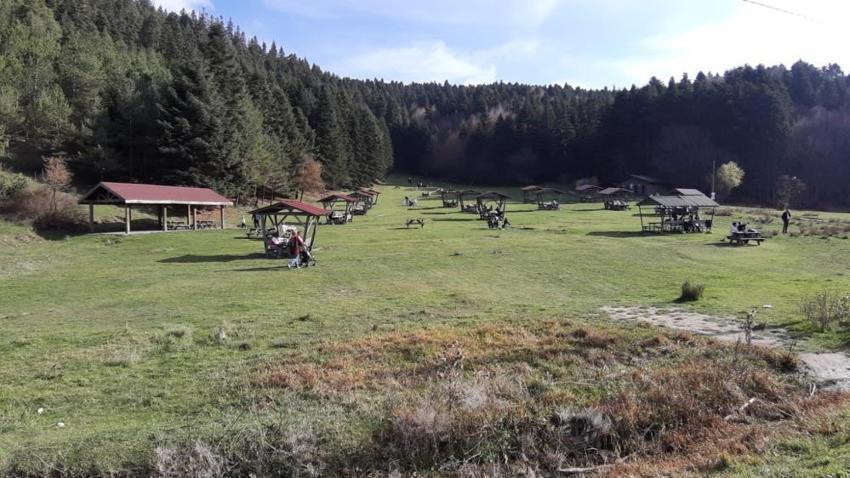 Abant'ta sonbahar şöleni! Göl girişinde kilometrelerce kuyruk oluştu