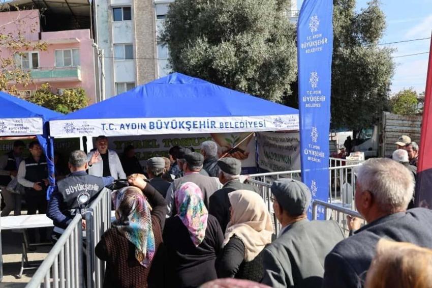 Aydın'da ücretsiz dağıtıldı! Ata tohumlarıyla üretilen fideler bir günde bitti