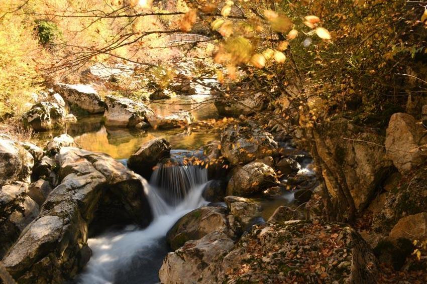 Kastamonu Pınarbaşı'nın cennet köşesi! İçinden sonbaharın geçtiği Horma Kanyonu'nda kartpostallık görüntüler