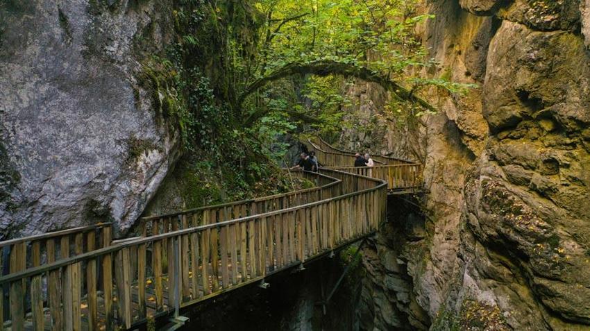 Kastamonu Pınarbaşı'nın cennet köşesi! İçinden sonbaharın geçtiği Horma Kanyonu'nda kartpostallık görüntüler