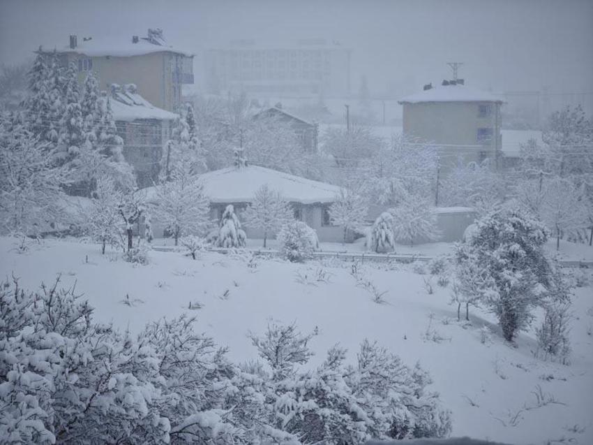 Kar İstanbul'a ne zaman yağacak? Uzman isim tarih vererek açıkladı: Meteoroloji hava durumu raporuyla illeri uyardı