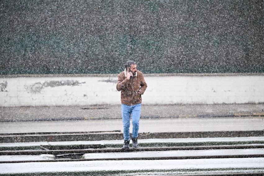 Kar İstanbul'a ne zaman yağacak? Uzman isim tarih vererek açıkladı: Meteoroloji hava durumu raporuyla illeri uyardı