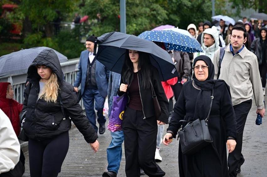 Kar İstanbul'a ne zaman yağacak? Uzman isim tarih vererek açıkladı: Meteoroloji hava durumu raporuyla illeri uyardı
