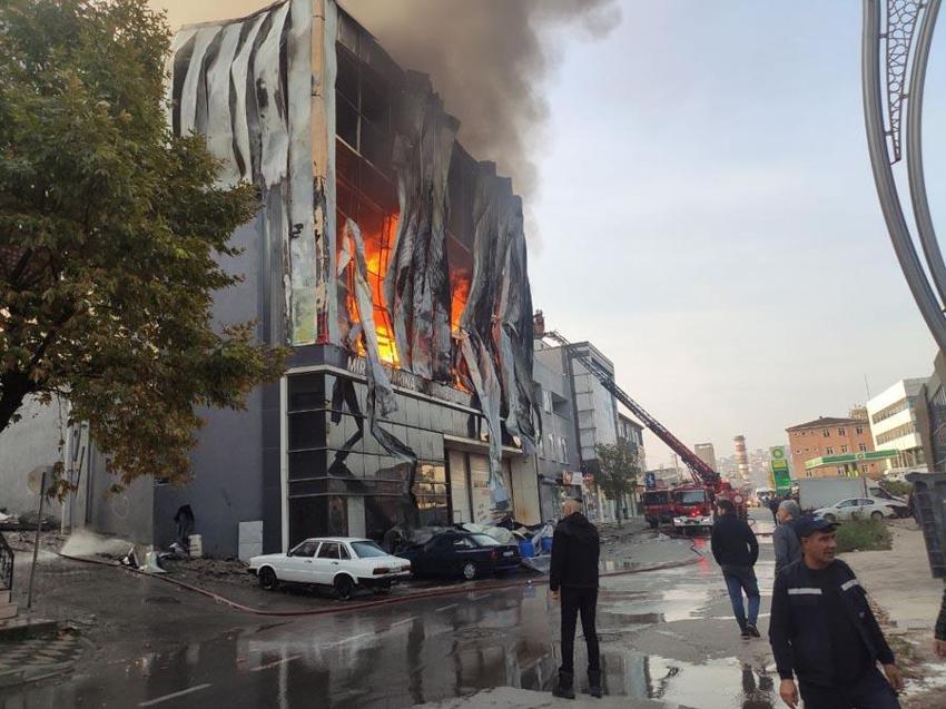 Türkiye'yi sarsan yangın faciasının ilk anları kamerada: Kocaeli'de 6 kişiye mezar olmuştu