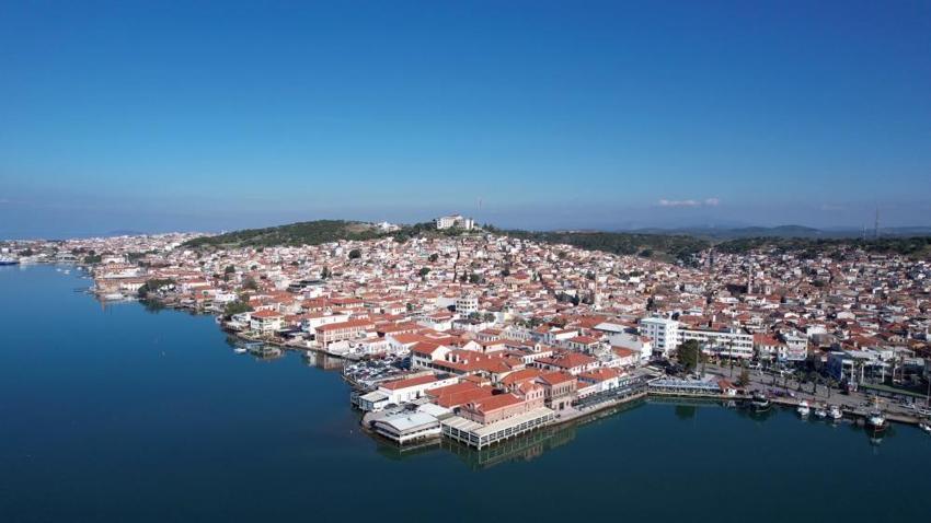 Ayvalık'ın tercih sebebini açıkladı: Nüfus 70 binden 1 milyona çıktı