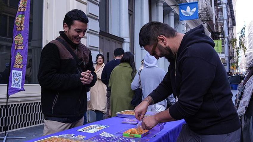 Gaziantep baklavası New York sokaklarında! Amerikalı girişimci parasız kalınca baklava satmaya karar verdi