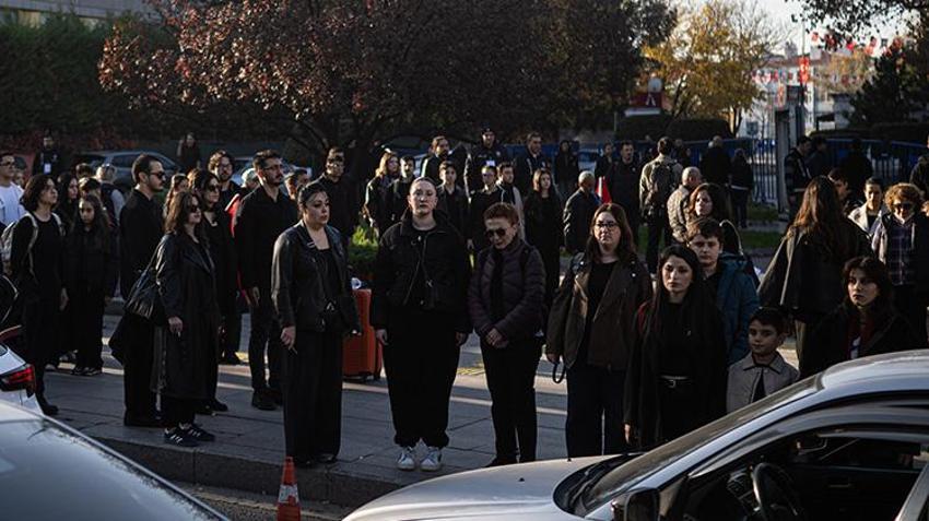 Türkiye'de saat 09.05'te sirenler çaldı hayat durdu! Yurttan 10 Kasım manzaraları