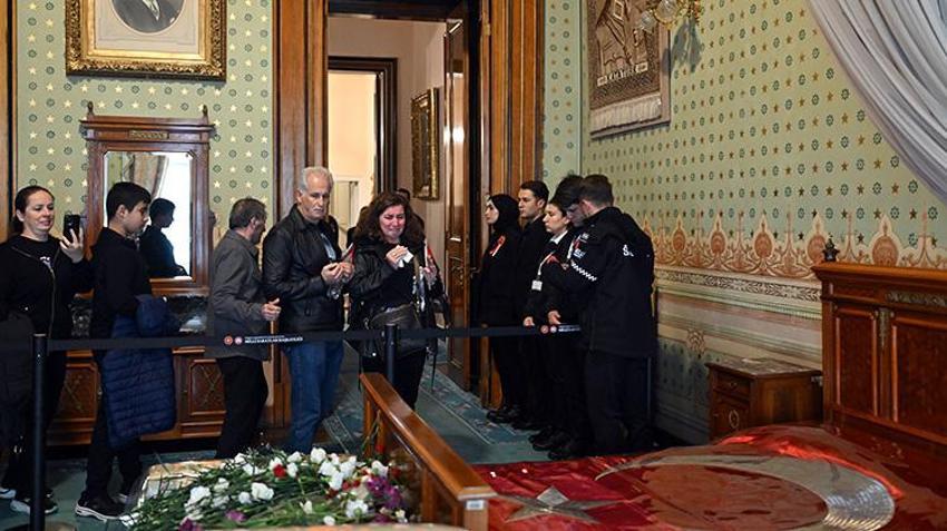 Türkiye'de saat 09.05'te sirenler çaldı hayat durdu! Yurttan 10 Kasım manzaraları