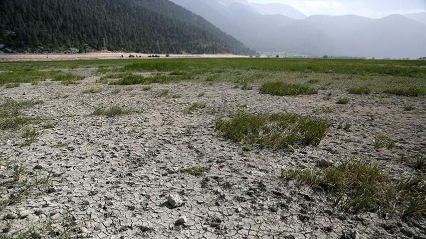 Antalya'da turistik tesisler kentlinin 4 katı su kullanıyor: Kaynaklar yüzde 30 azaldı, alarm veriliyor!