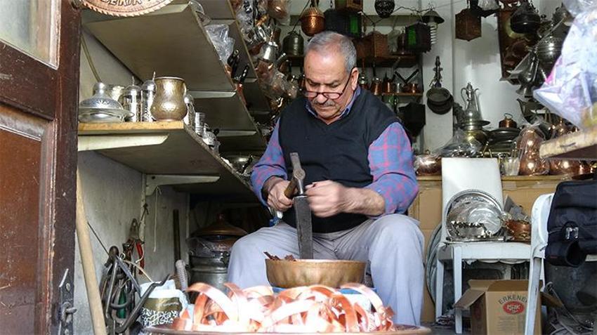 Gaziantep’in asırlık geleneği: Şifalı bakır bileklikler yeniden hayat buldu, kapış kapış gidiyor