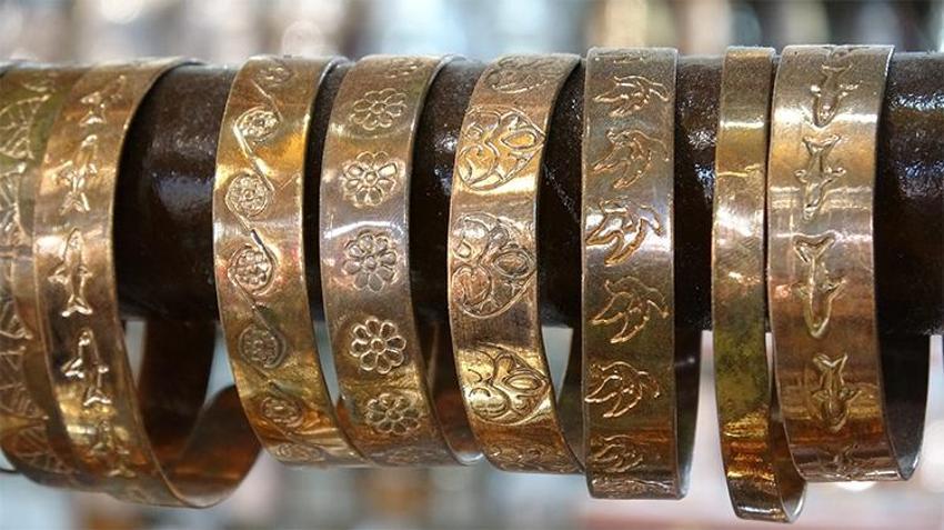 Gaziantep’in asırlık geleneği: Şifalı bakır bileklikler yeniden hayat buldu, kapış kapış gidiyor