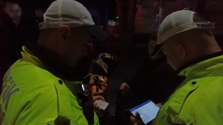 Motosiklet sürücüleri dikkat! Denetimler sıkılaştı: Bunu yapmayanlara para cezası geliyor