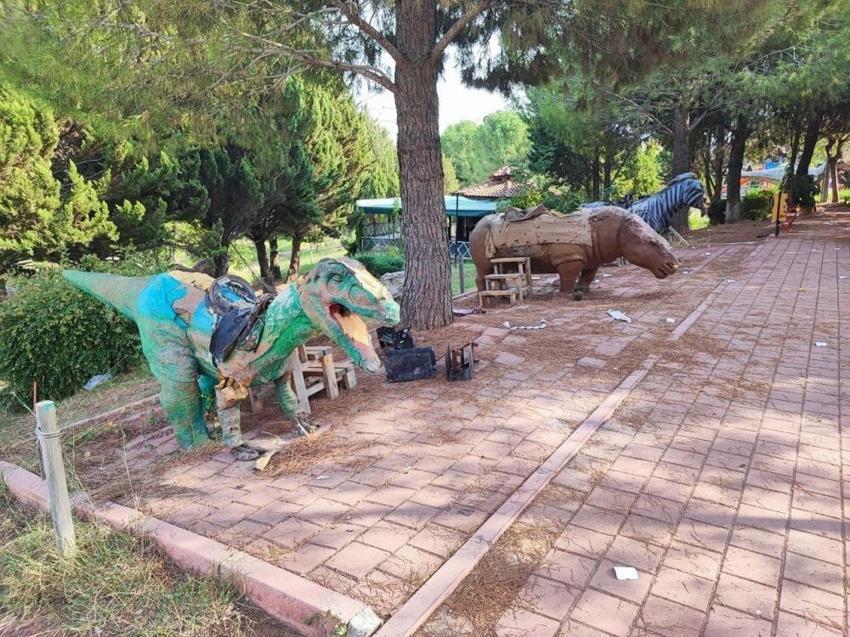 Çukurova'nın serveti çöp oldu! Adana'da terk edilmiş halde bulundu