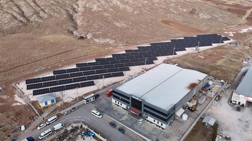 Sivas'ta bu işletme enerjisini güneşten alıyor! 860 bin kg karbon salınımını engelleyecek