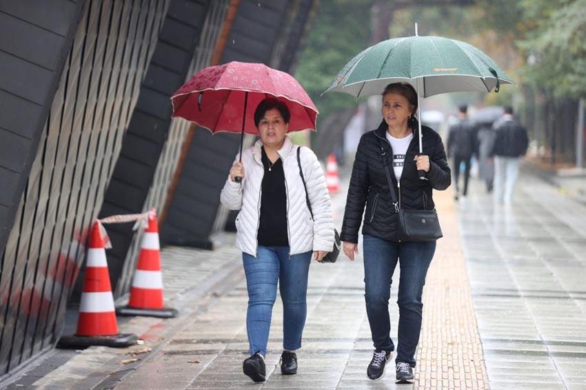Meteoroloji hava durumu raporuyla 34 ili uyardı: Gök gürültülü sağanak yağışlar etkili olacak