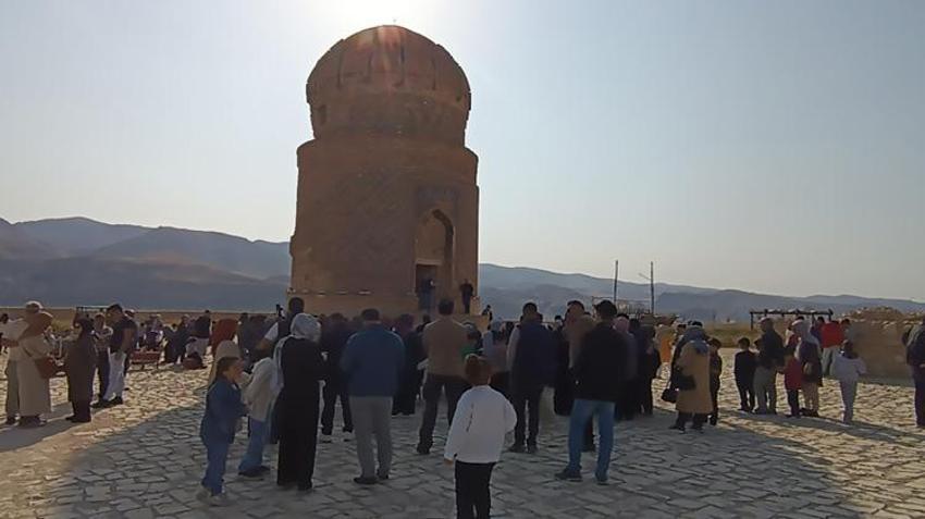Yerli ve yabancı turistler akın akın Batman'a gidiyor! Görenler hayran kalıyor