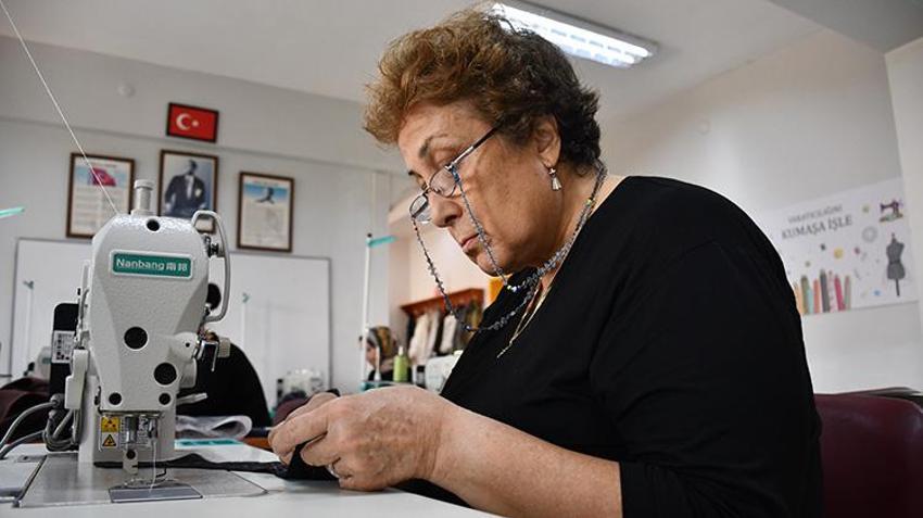Bilecik Söğüt'te 50 ev kadını sanayi tipi makineyle üretime başladı! Aldıkları siparişleri yetiştiremiyorlar