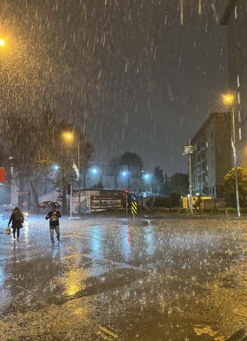 Meteoroloji'den Niğde, Kayseri, Sivas, Giresun, Antalya, Bingöl ve Ordu'ya kuvvetli sağanak yağış uyarısı