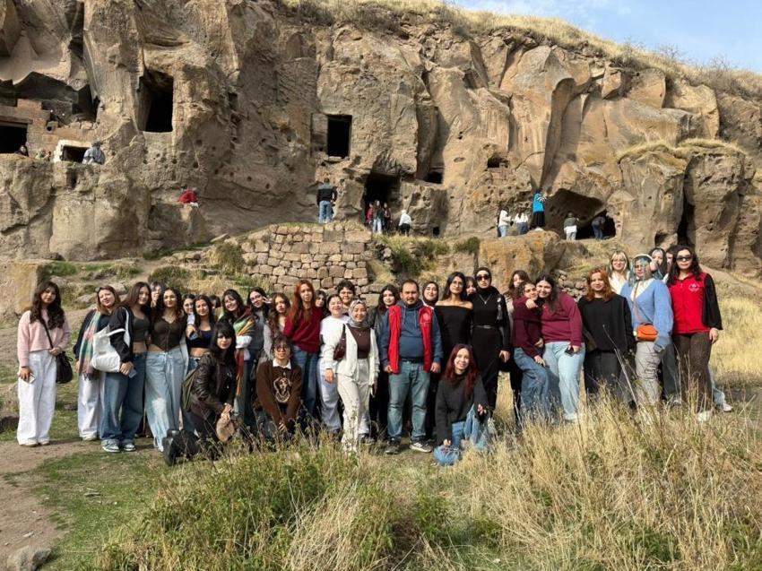 Muğlalı öğrenciler Bitlis ve Van'ı gezi düzenledi! Medeniyet, Tarih ve Kültür Kampı ile gençler Doğu Anadolu'yu tanıdı
