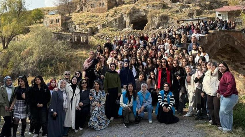 Muğlalı öğrenciler Bitlis ve Van'ı gezi düzenledi! Medeniyet, Tarih ve Kültür Kampı ile gençler Doğu Anadolu'yu tanıdı
