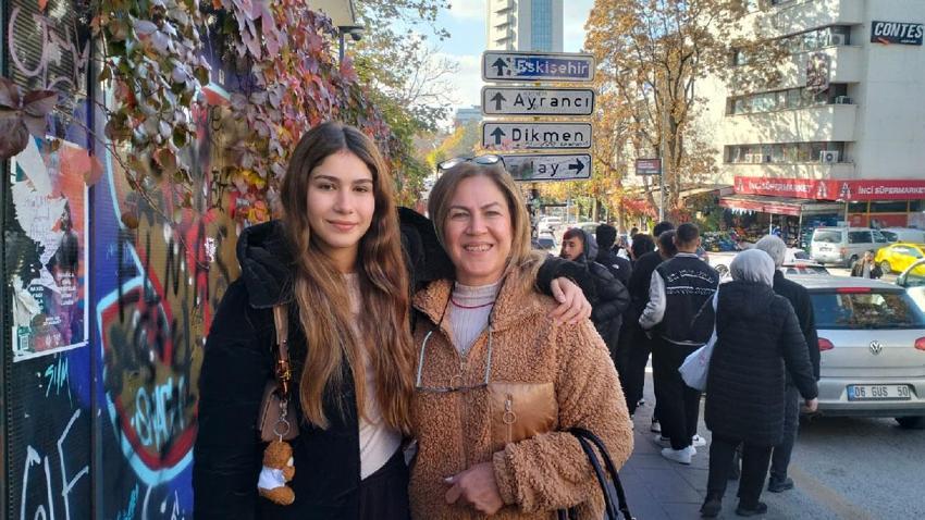 Sosyal medyada popüler hale gelen Kızılay tabelası, 3'üncü kez yenilendi