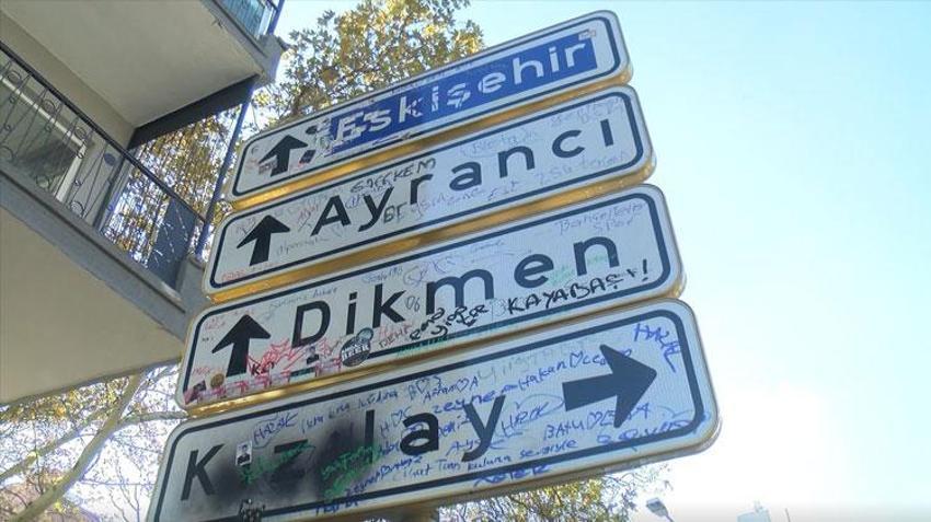 Sosyal medyada popüler hale gelen Kızılay tabelası, 3'üncü kez yenilendi
