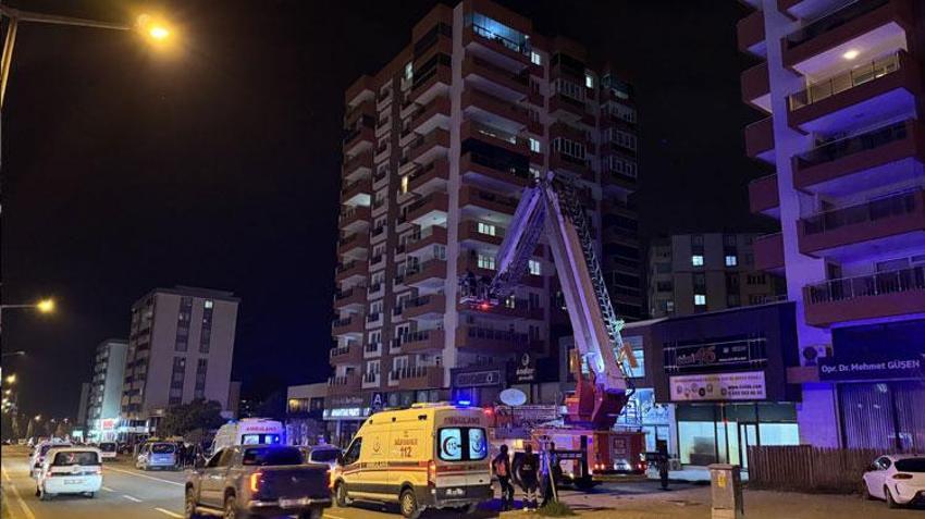 Kahramanmaraş'ta korku dolu anlar! Sitenin otoparkında çıkan yangında 18 kişi dumandan etkilendi
