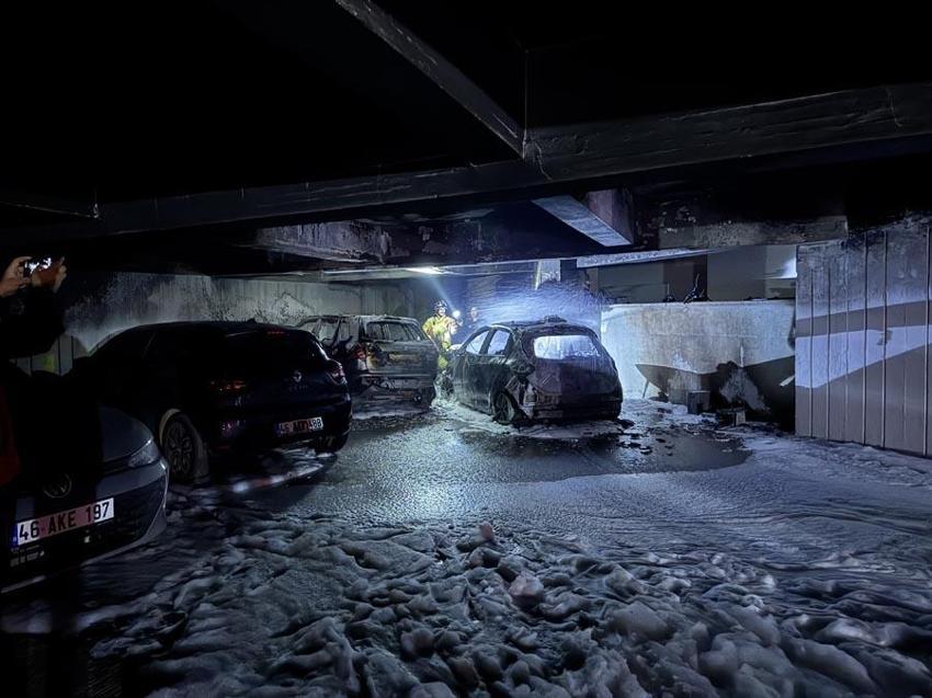 Kahramanmaraş'ta korku dolu anlar! Sitenin otoparkında çıkan yangında 18 kişi dumandan etkilendi