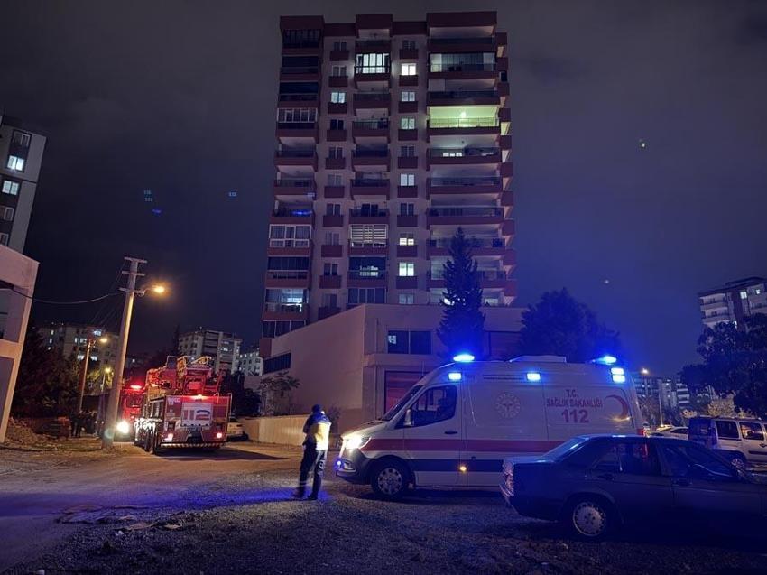 Kahramanmaraş'ta korku dolu anlar! Sitenin otoparkında çıkan yangında 18 kişi dumandan etkilendi