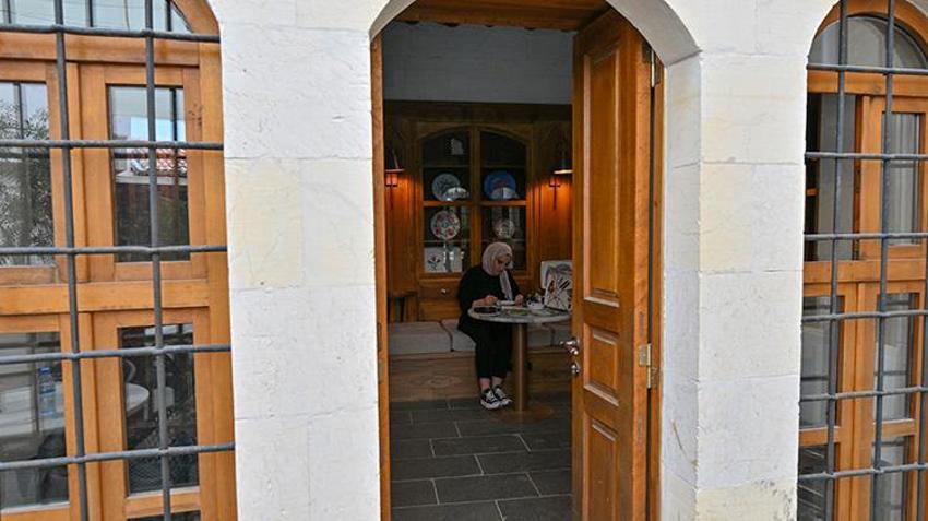 Gaziantep'te kırık tabaklarla yapılanlar şaşkına çeviriyor! Üstelik ziyaretçilere hediye ediliyor