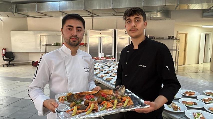 Artvin'de üretilen Çoruh'un incisi somon, genç şef adaylarının ellerinde yarıştı