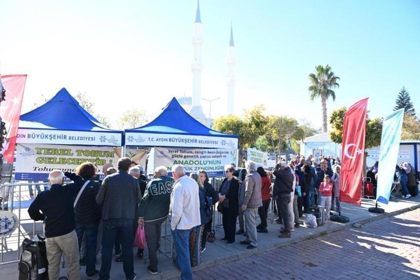 Aydın'da vatandaşlara ücretsiz dağıtıldı! Fideler kısa sürede tükendi