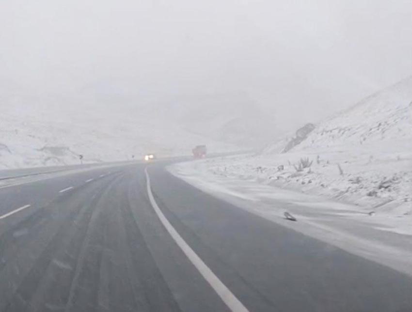 Van Başkale’de kar yağışı etkili oldu