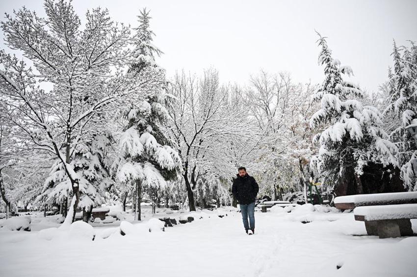Lapa lapa kar ve sağanak yağışlar geliyor! Meteoroloji 24 ili kuvvetli yağışlara karşı uyardı
