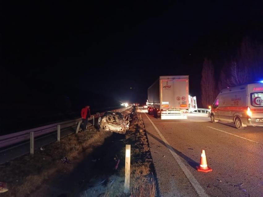 Otostop yaptığı araç mezar oldu! Çorum'da feci kaza: 1 ölü, 2 yaralı