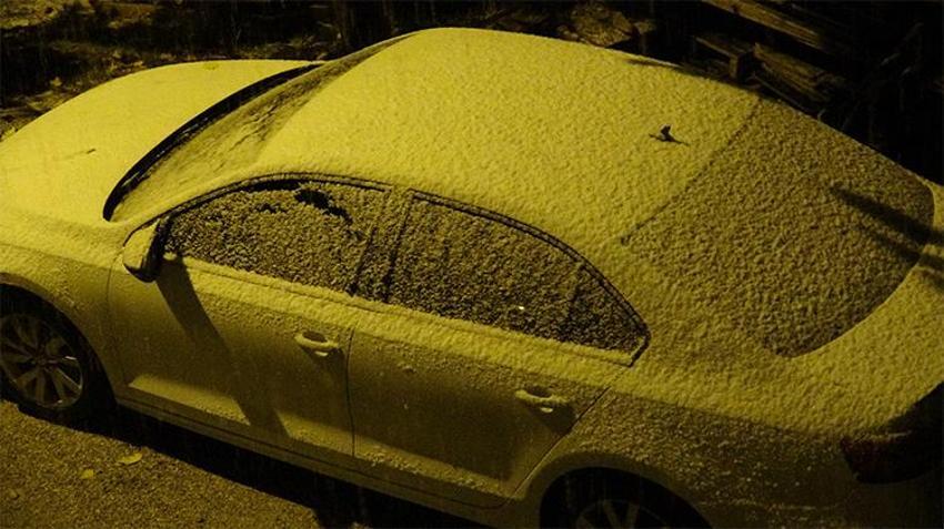 Lapa lapa kar yağdı! Her yer beyaza büründü