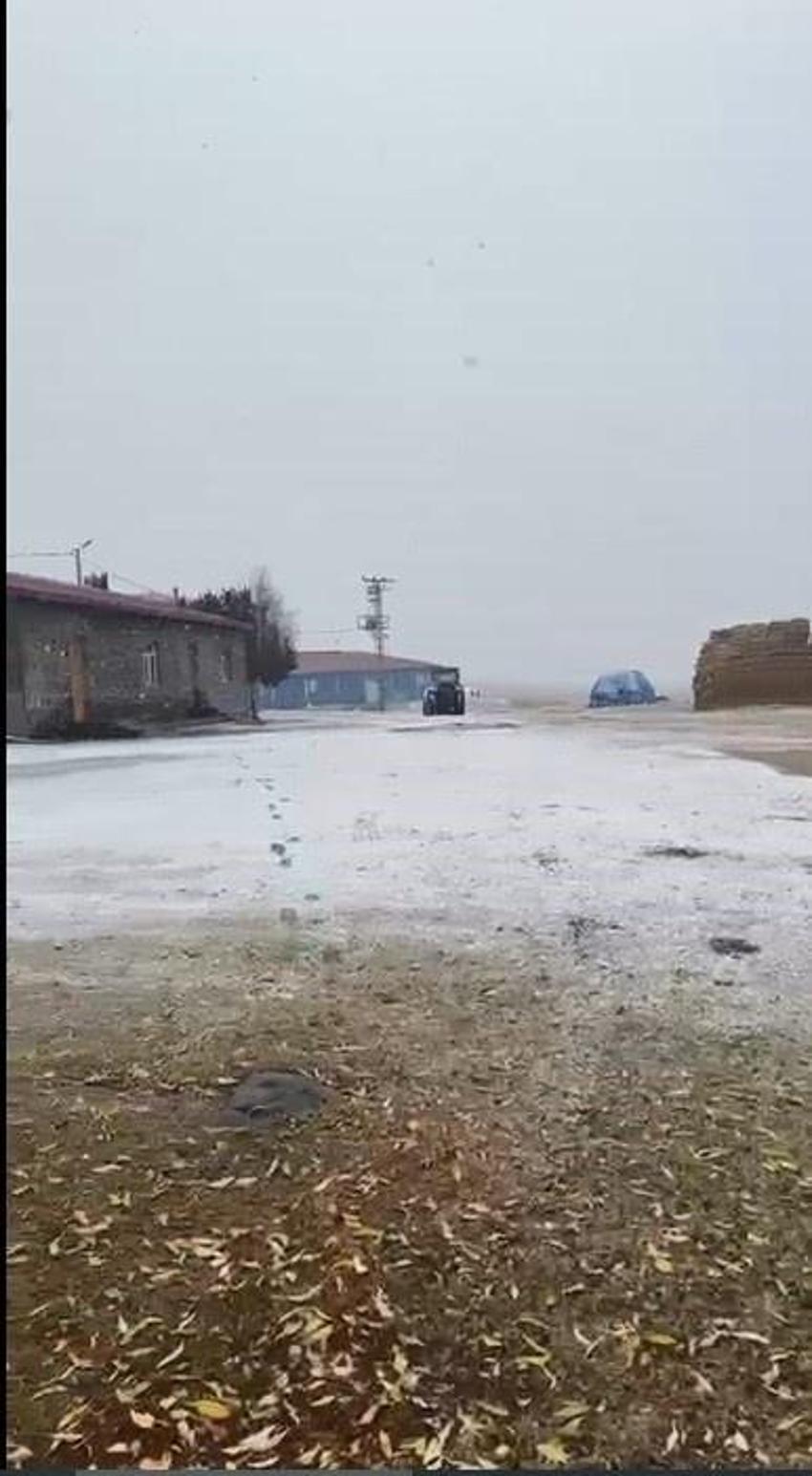 Kars'ta ilk kar yağdı! Her yer beyaza büründü