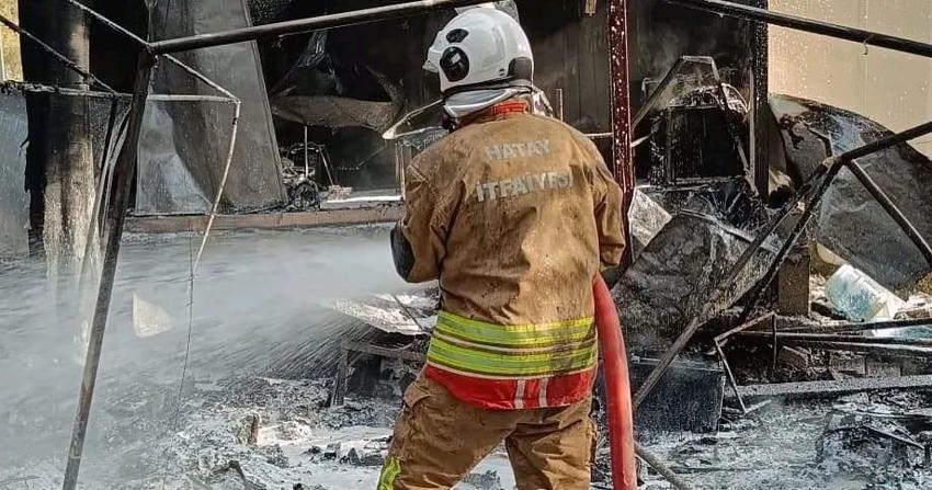 Hatay'da prefabrik alanda yangın! Ekipler müdahale etti