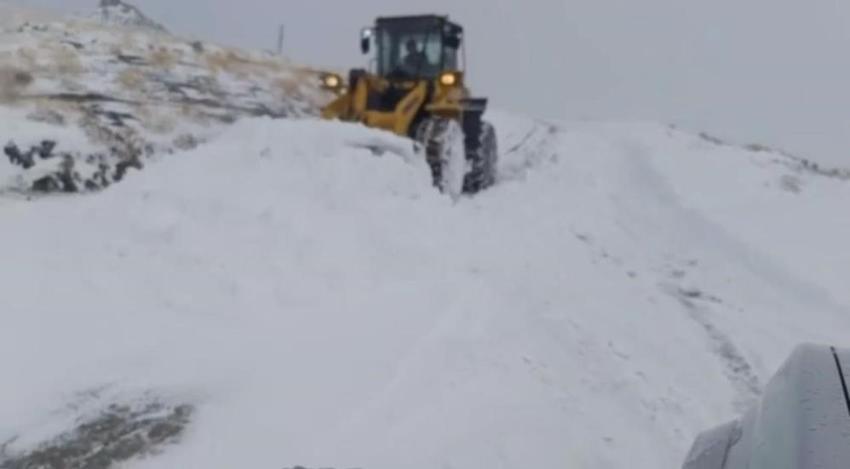 Kar yağışı başladı, her yer beyaza büründü! 20 santimetreyi aştı, kar etkisi sürecek