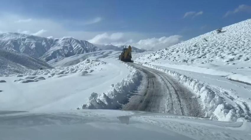 Kar yağışı başladı, her yer beyaza büründü! 20 santimetreyi aştı, kar etkisi sürecek