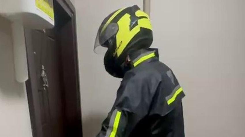 Edirne'de kurye kılığına giren polis, 77 yıl hapis cezasıyla aranan şahsı yakaladı! 'Yemek siparişi getirdim'