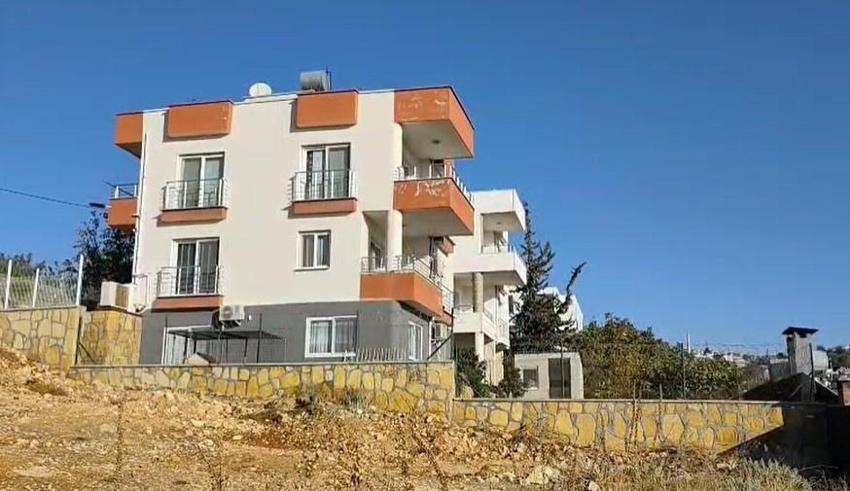 Mersin'de kulübede geçen hayat yürek burkuyor!
