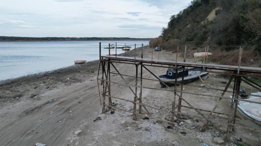 Terkos Gölü can çekişiyor! 10 metre geri çekildi