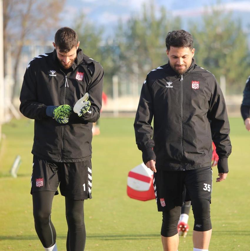 Sivasspor'da Mehmet Altıparmak 'kimseden korkumuz yok' deyip resti çekti