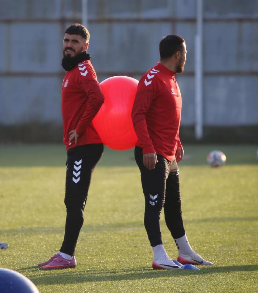 Sivasspor'da Mehmet Altıparmak 'kimseden korkumuz yok' deyip resti çekti