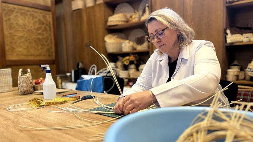 Babaannesinden gördüğü hobisini mesleğe dönüştürdü, dünyaya taşımak için kolları sıvadı! Ev kadınlarının yeni gözdesi