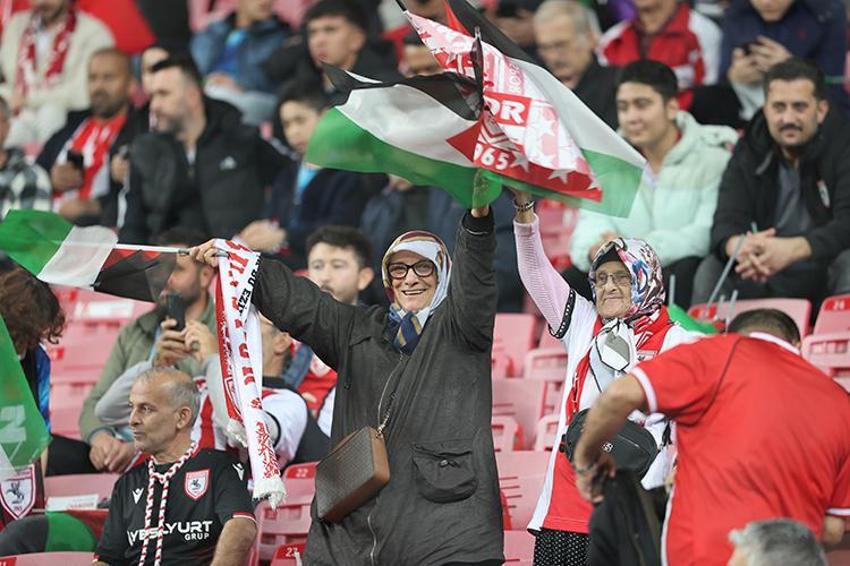 Yüksel Yıldırım devreye girdi! Samsunsporlu teyzelere tribün jesti