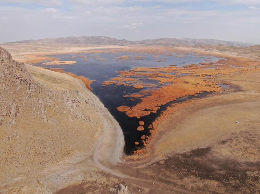 Van'ın binlerce yıllık gölü kurudu! Dünyanın en eskilerinden biriydi