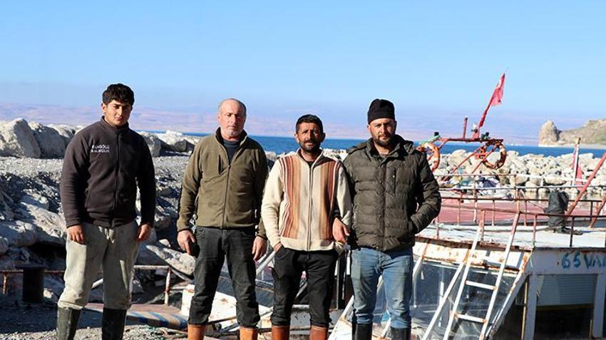 Van Gölü'ndeki su çekilmesi balıkçılığı bitiriyor: Kuruyan liman yüzde 80 karaya çıktı, 30 yıllık geçim kaynağı yok olmak üzere!