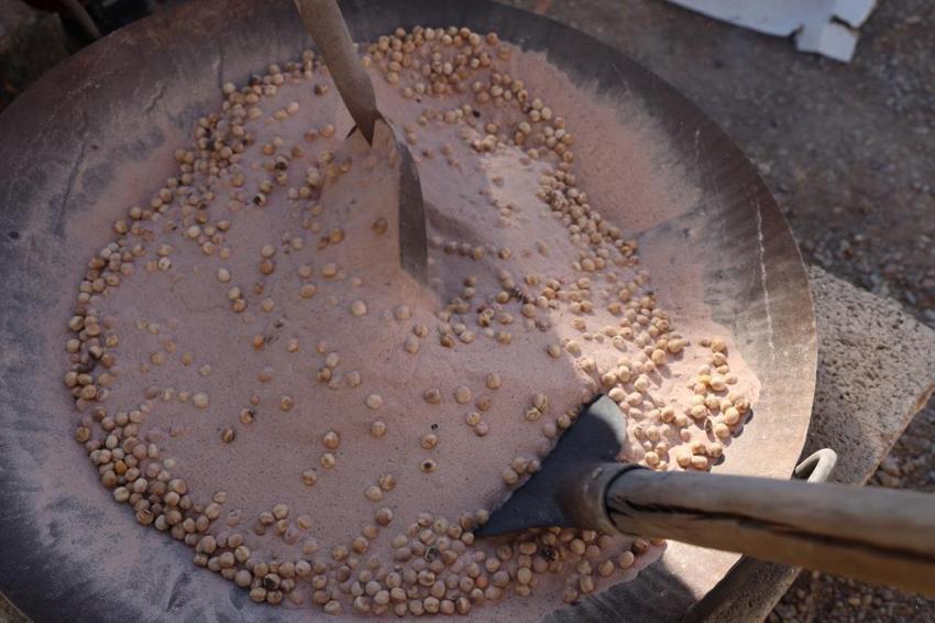 Elazığlı kadınlar kooperatif kurup üretime başladı: 'Türkiye'nin her yerine kargo gönderiyoruz'